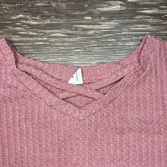 Girls short sleeve top in a mauve pink top with criss cross design size 8-9 - Picture 3 of 4